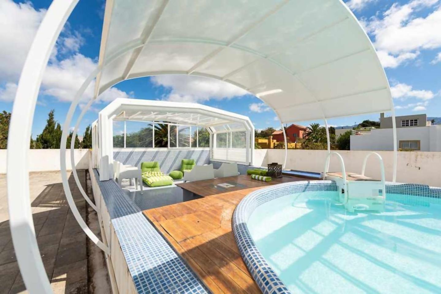 Amplia Villa De Lujo Con Piscina Climatizada لاس بالماس دي غران كاناريا المظهر الخارجي الصورة