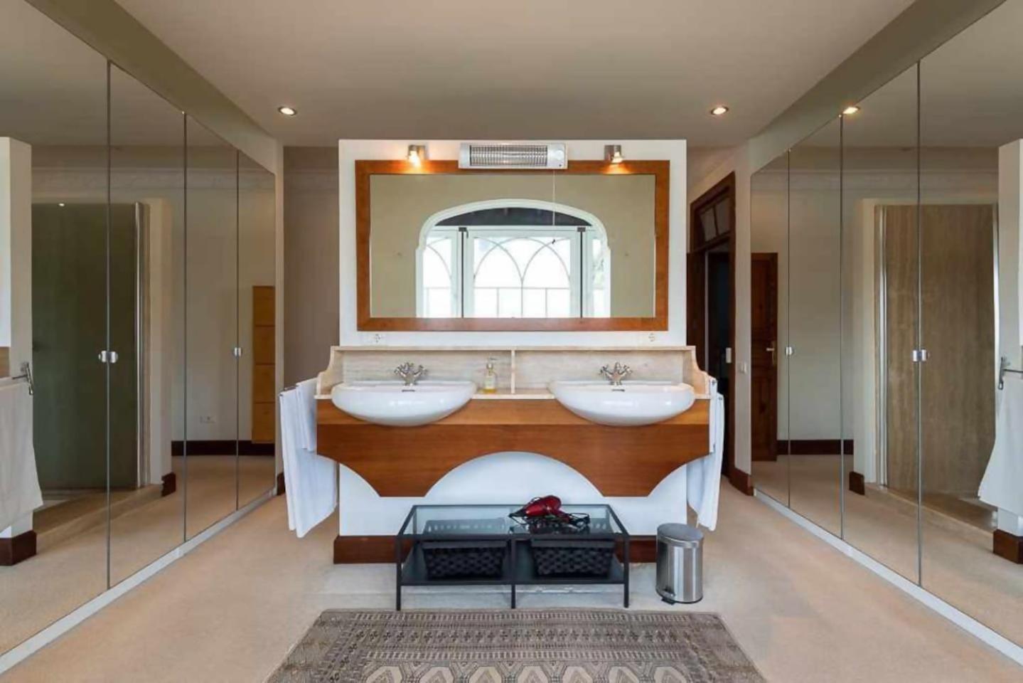 Amplia Villa De Lujo Con Piscina Climatizada لاس بالماس دي غران كاناريا المظهر الخارجي الصورة