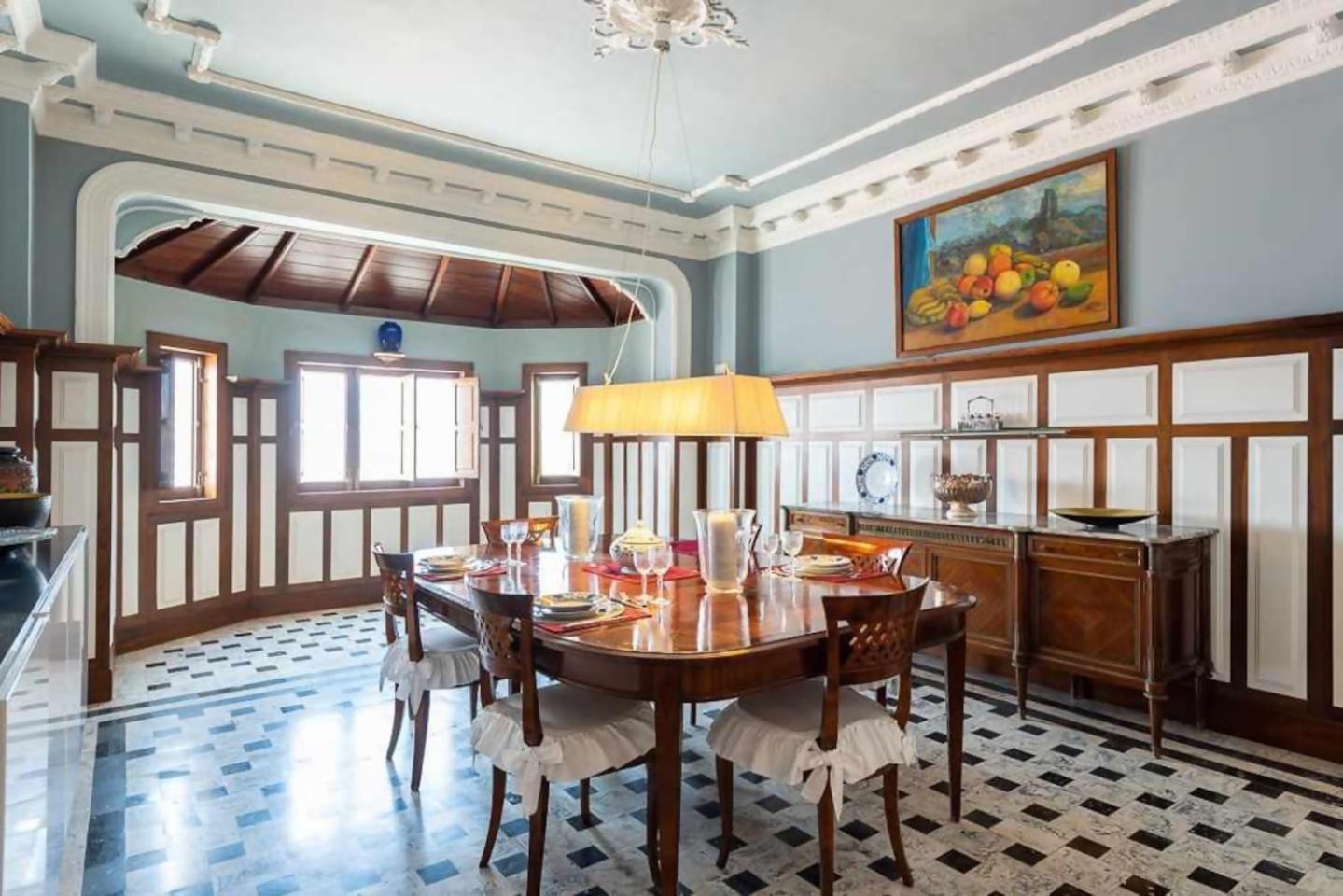 Amplia Villa De Lujo Con Piscina Climatizada لاس بالماس دي غران كاناريا المظهر الخارجي الصورة